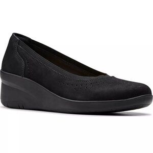 Clarks women 8 Suttyn Kaylie black nubuck slip-on shoes wedge heel round toe